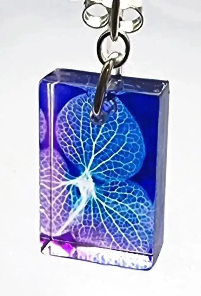 Violet hydrangea flower | Small RectangleEarrings | Recycled Perspex earring Sue Gregor 